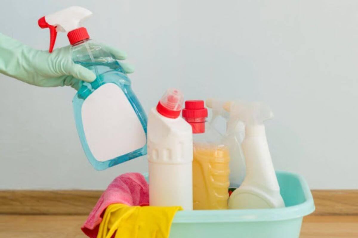 Prepare the Cleaning Solution