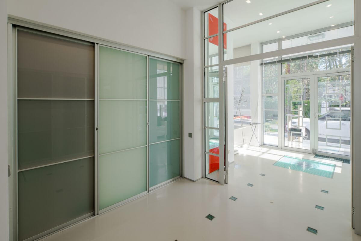 Bancroft Full-Height Sliding Door