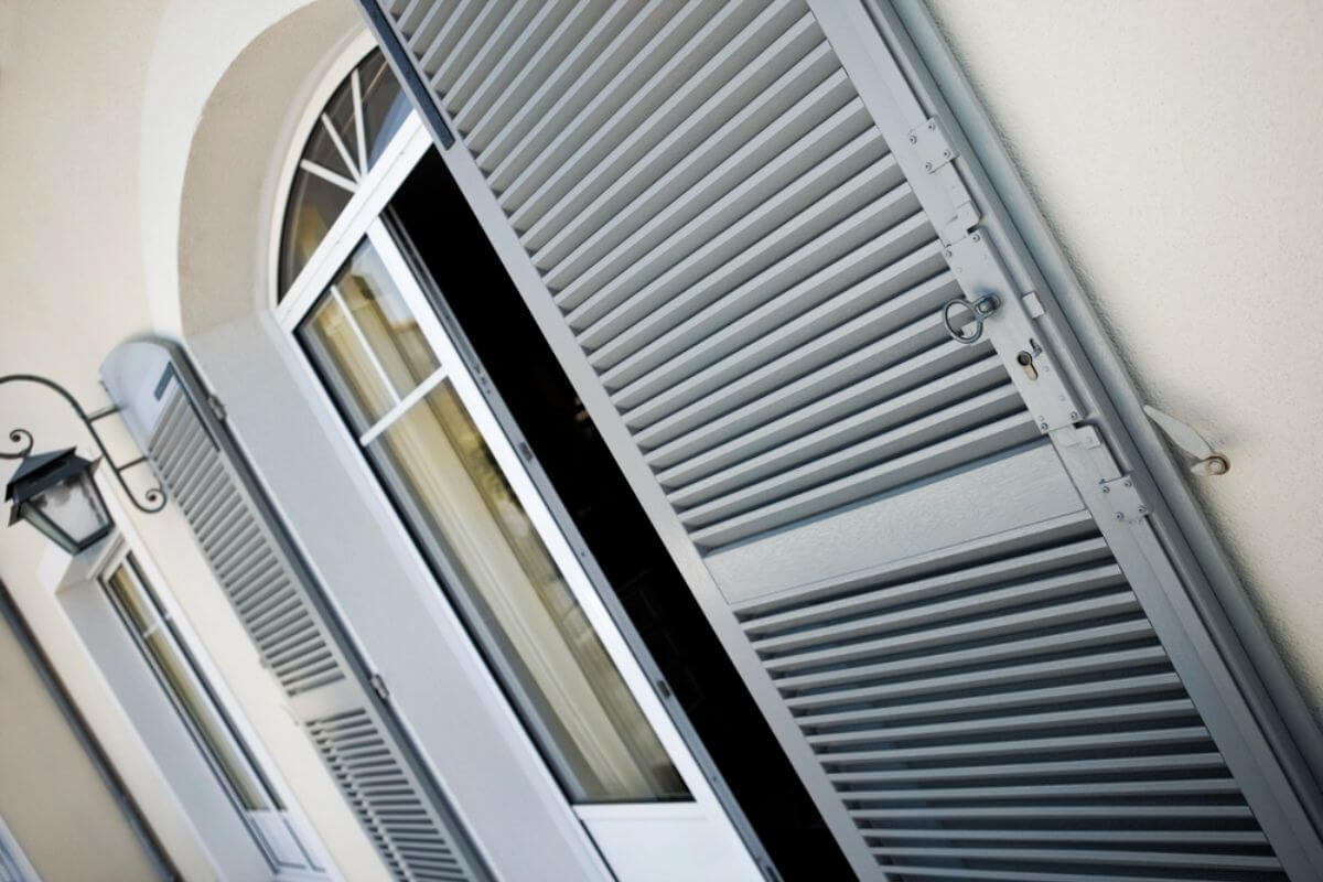 Seamless Indoor-Outdoor Transitions