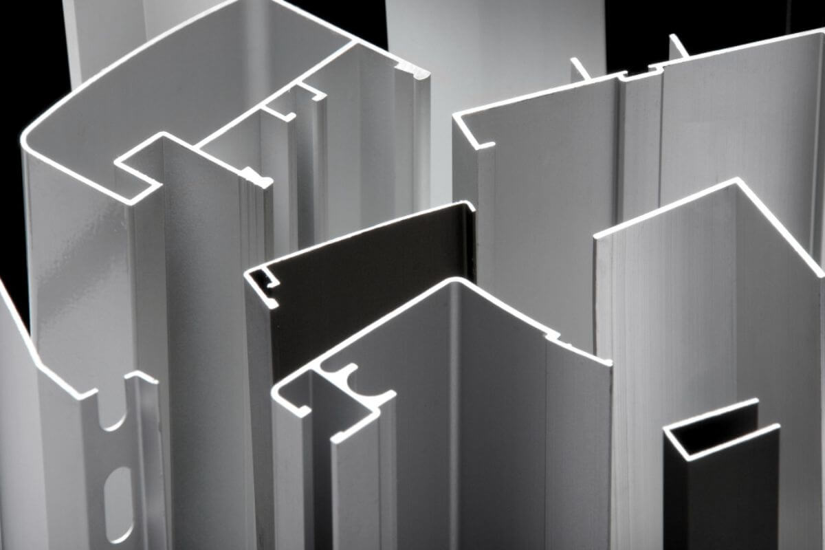 Aluminum profiles with custom finishes for various home styles